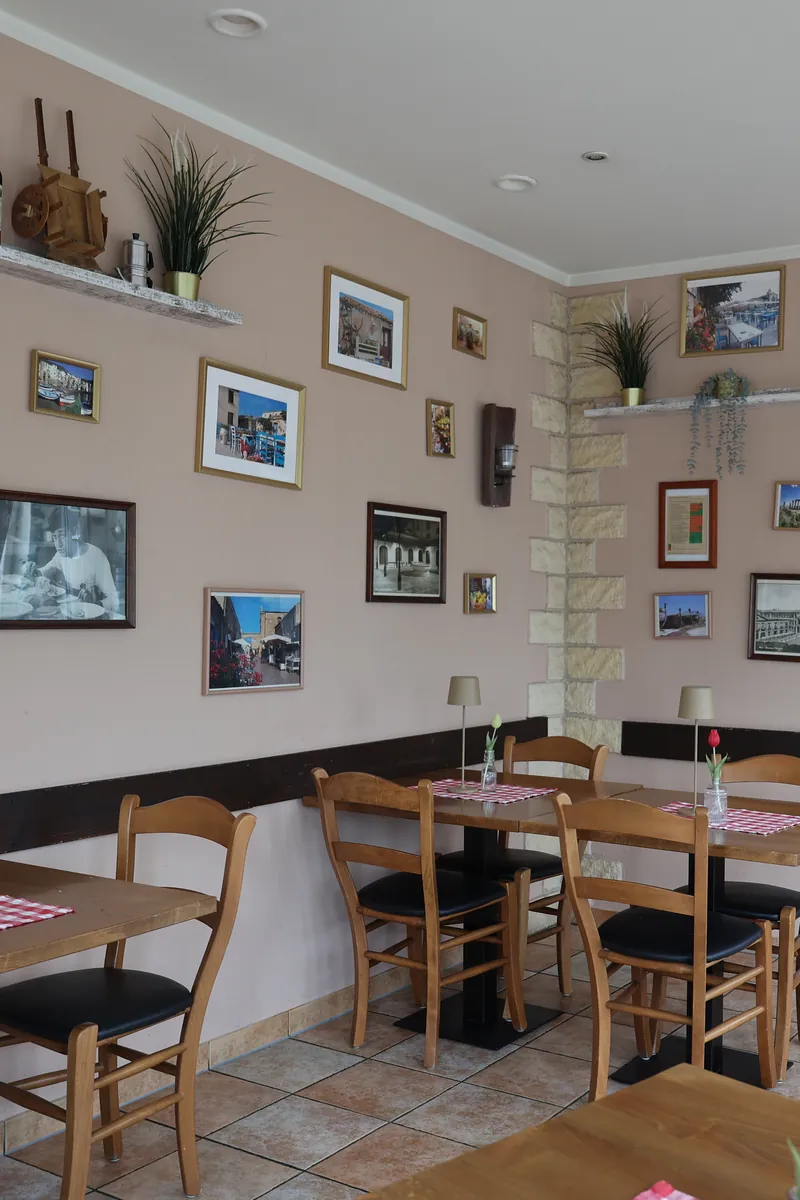 Gemütlicher Gastraum der Osteria del Mercato